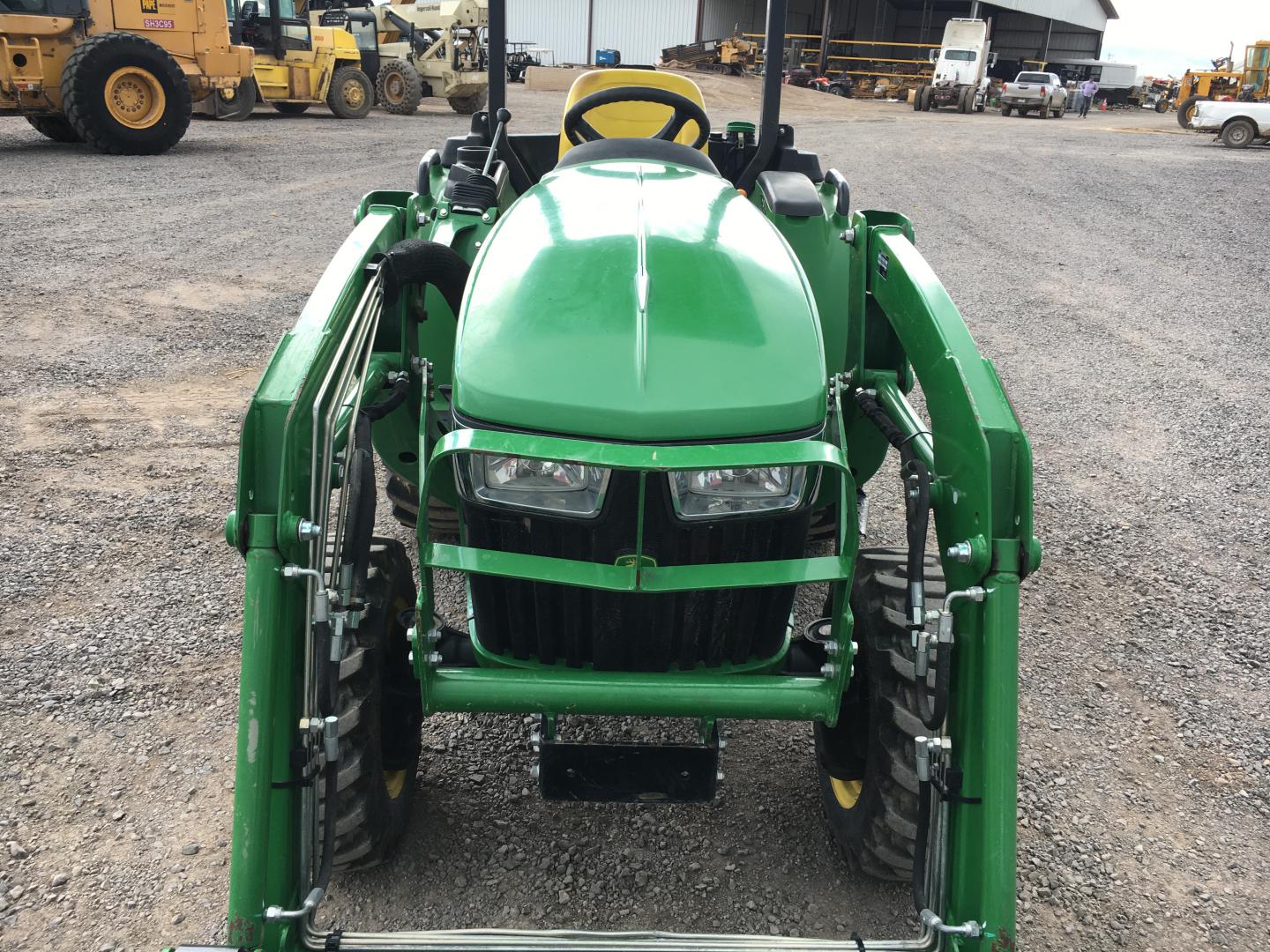 ./imagenes/INVOICE/2019/16451/TRACTOR AGRICOLA JOHN DEERE 3038E (15).JPG